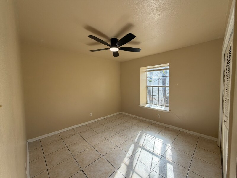 Building Photo - 170 De Chantle Rd