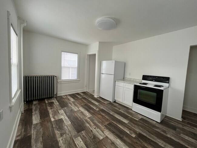 Building Photo - 1210 S 17th St