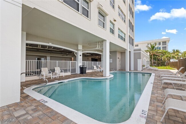 Building Photo - 9577 Gulf Shore Dr