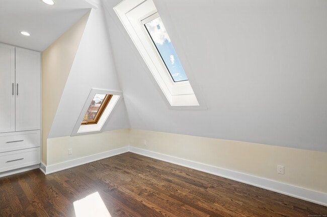 Building Photo - 31 East Ave