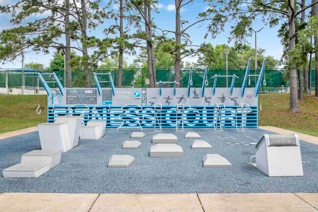 Building Photo - 1306 E Hernandez St