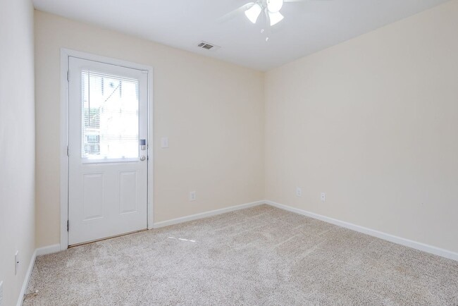 Building Photo - Unique 4BR Home with Private Upstairs Suite & Kitchenette in Georgetown