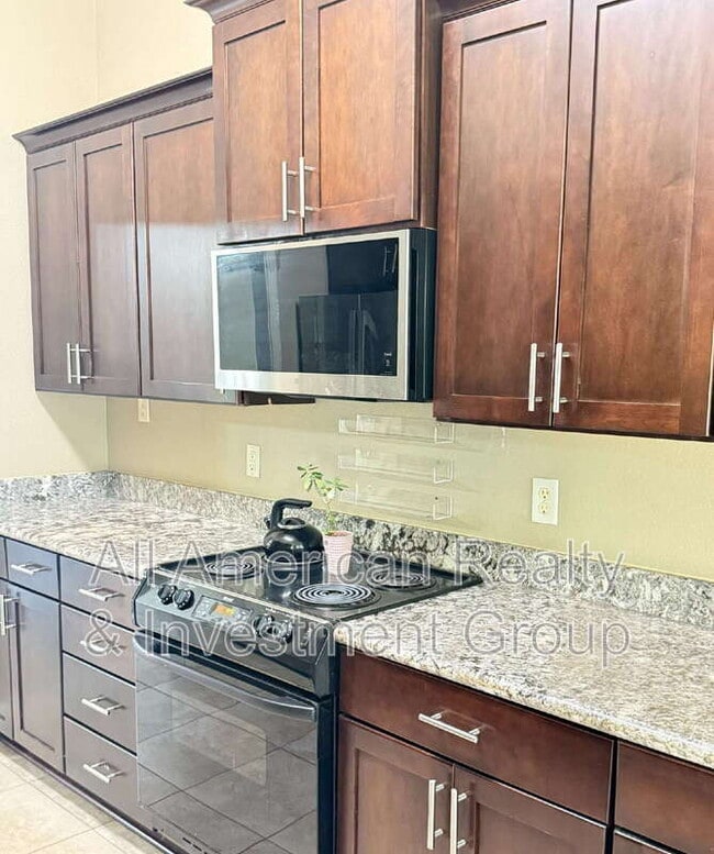 Building Photo - 7968 Lola Cir