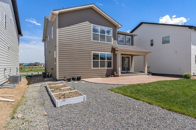 Building Photo - Beautiful 3 Bedroom 2 1/2 Bath Single Family Home