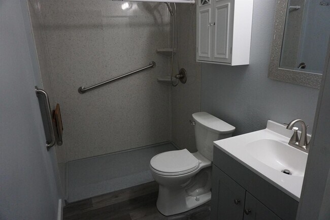 Building Photo - 5216 Brookwood Dr