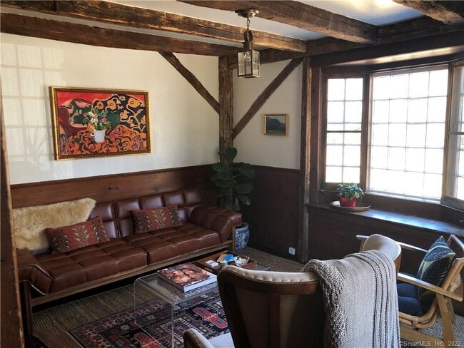 Building Photo - 92 Compo Rd S