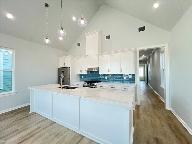 Building Photo - 1024 62nd St