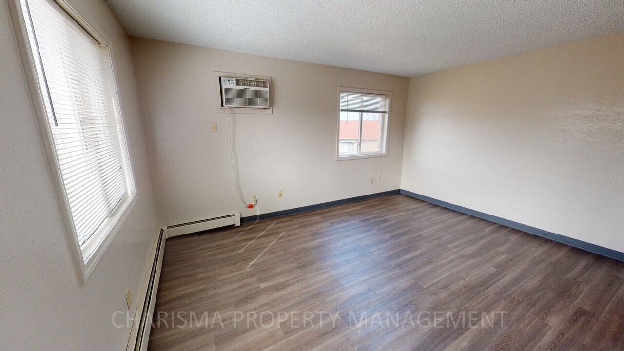 Building Photo - 412 S Thompson Ave