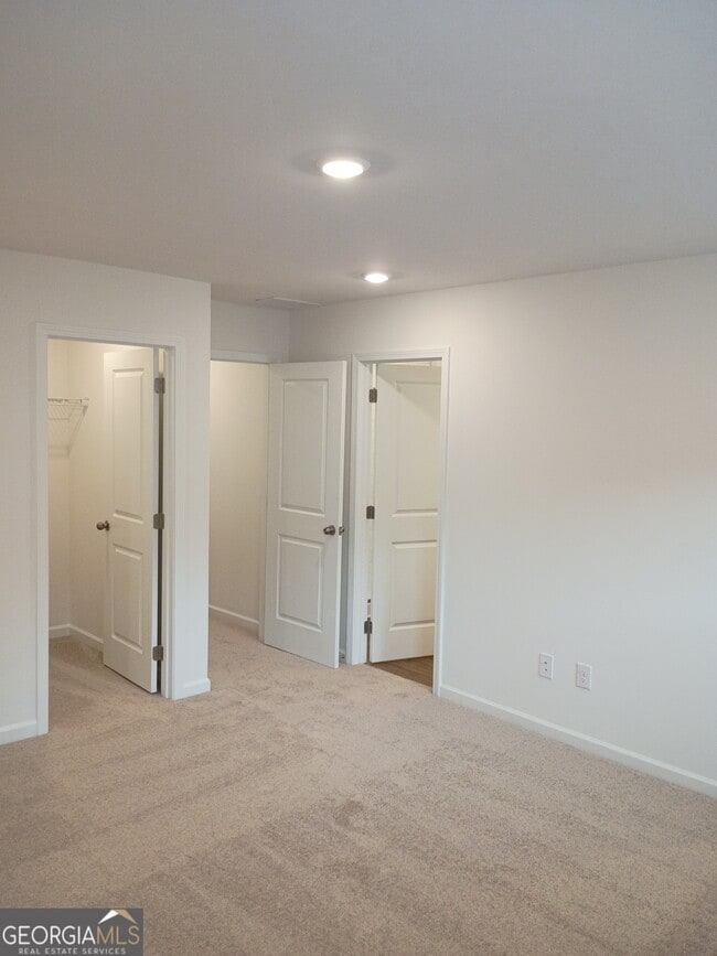 Building Photo - 236 Kenoot Dr