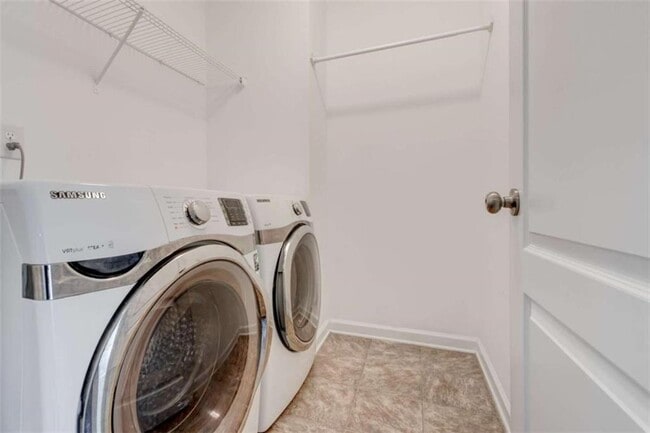 Building Photo - 7601 Summer Berry Ln