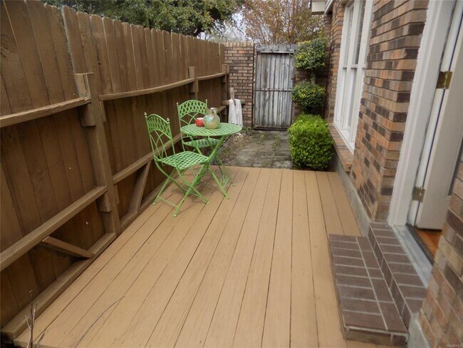 Building Photo - 4602 Cherry Tree Terrace