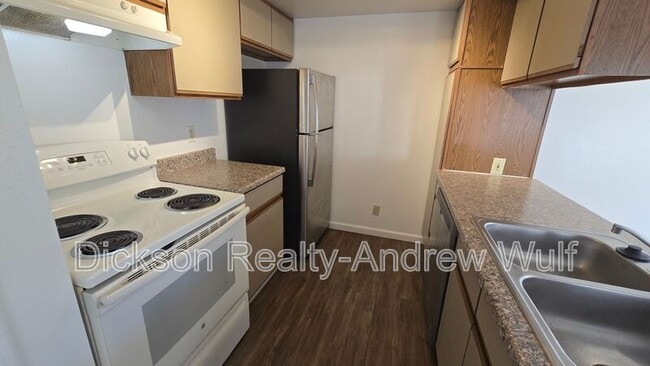 Building Photo - 247 Cheney St