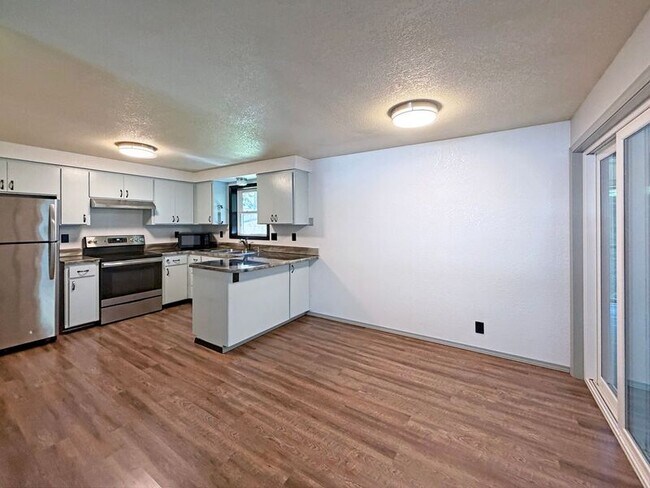 Building Photo - 24712 Parkside Dr