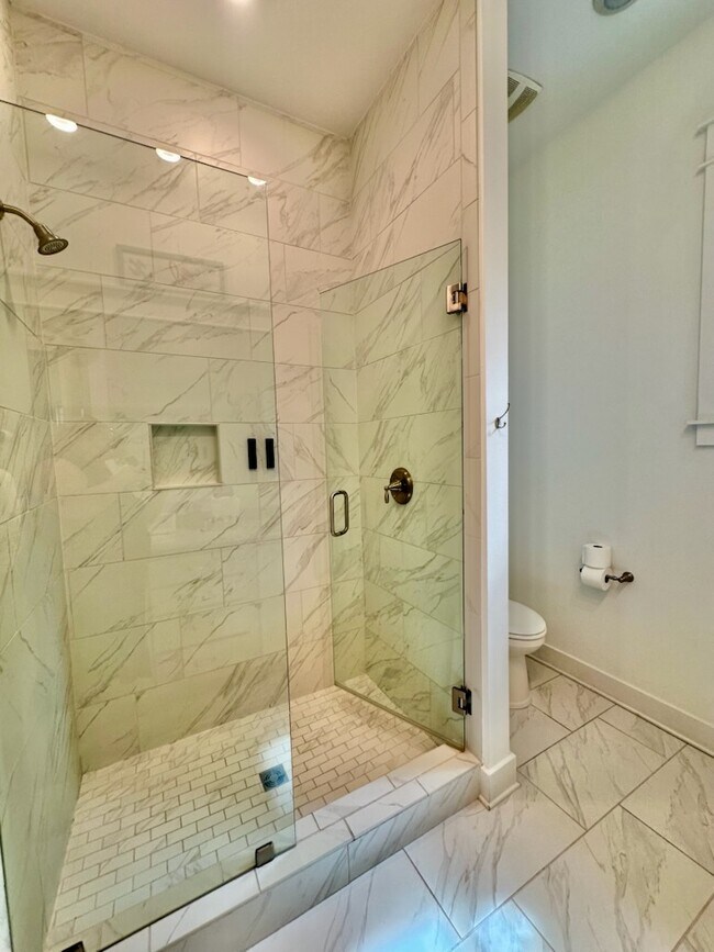 Building Photo - 18 E Milestone Dr