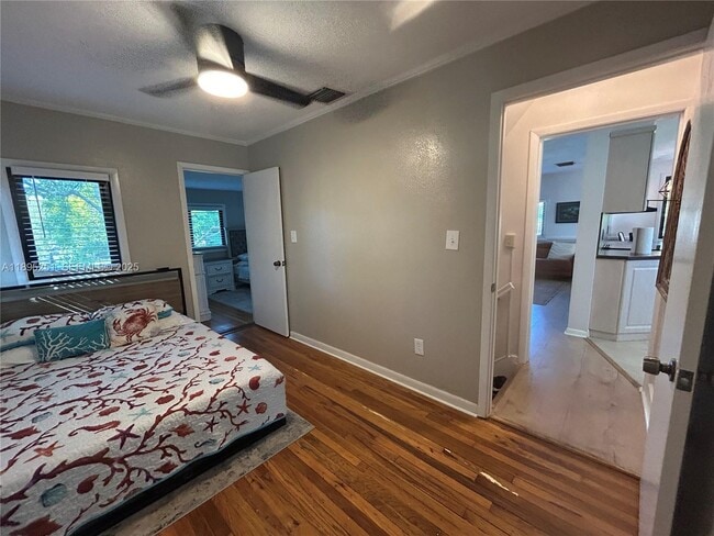 Building Photo - 1534 Monroe St