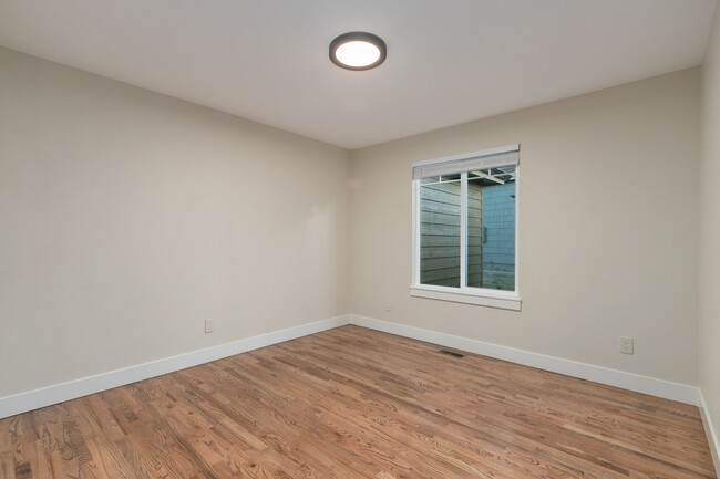 2nd Bedroom - light and roomy - 417 Promontory Dr