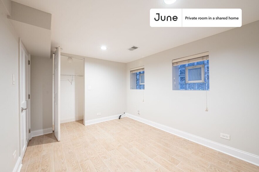 Building Photo - Room in Shared 4 bed/2 bath home