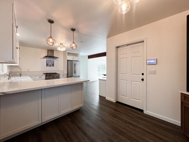 Building Photo - Beautifully Updated 3-Bedroom Home + Bonus Room with Private Backyard Retreat