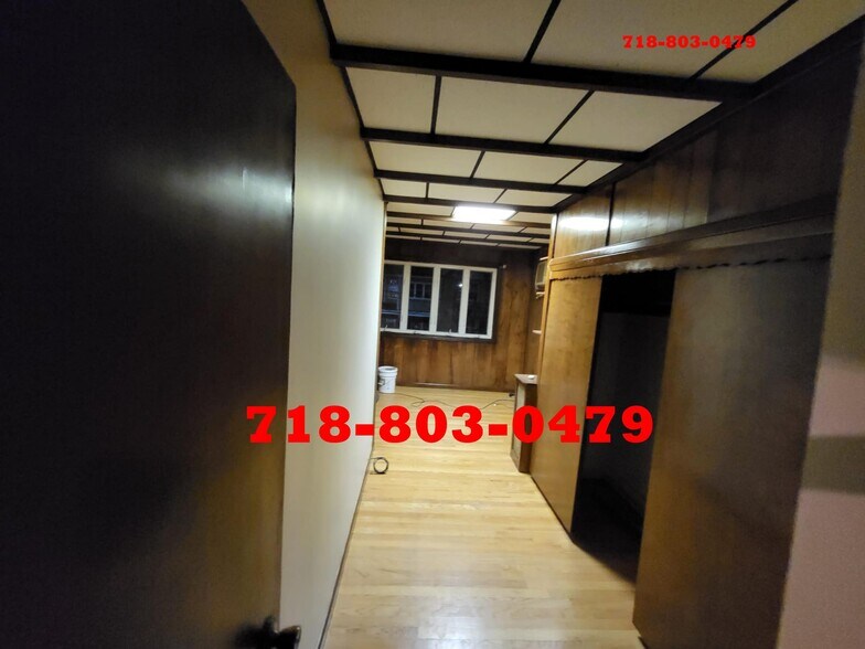 Building Photo - 97 W 54th St