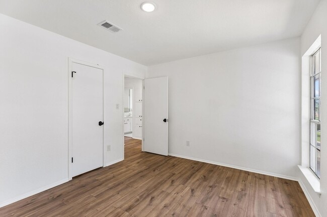 Building Photo - 4303 Rimdale Dr