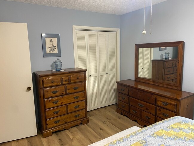 Building Photo - 203 Opal Ln