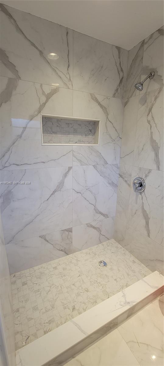 Building Photo - 2813 Bahama Dr