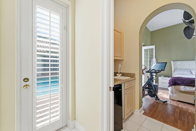 Building Photo - 7162 Vía Firenze