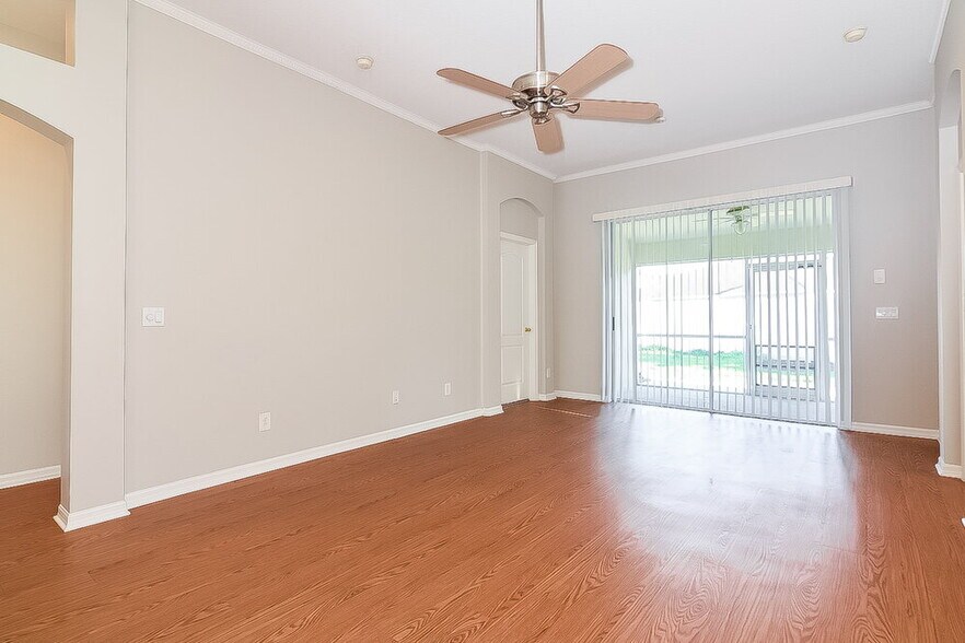 Building Photo - 601 Straw Lake Dr