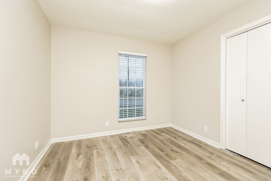 Building Photo - 3277 Towne Village Rd