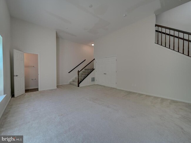 Building Photo - 45818 Winding Branch Terrace
