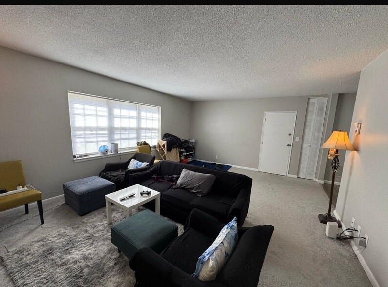 Building Photo - 149 Lake Shore Rd