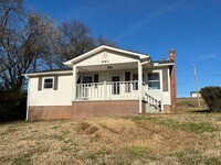 Building Photo - Single Family 3 bedroom 1 bathroom