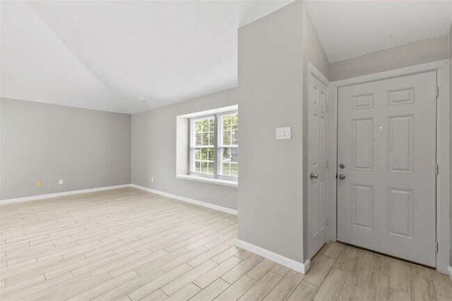 Building Photo - 3110 Oak Rock
