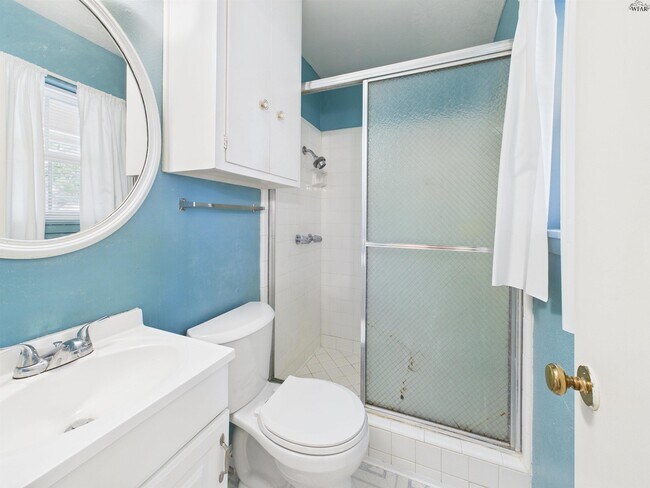 Building Photo - 4723 N Shore Dr