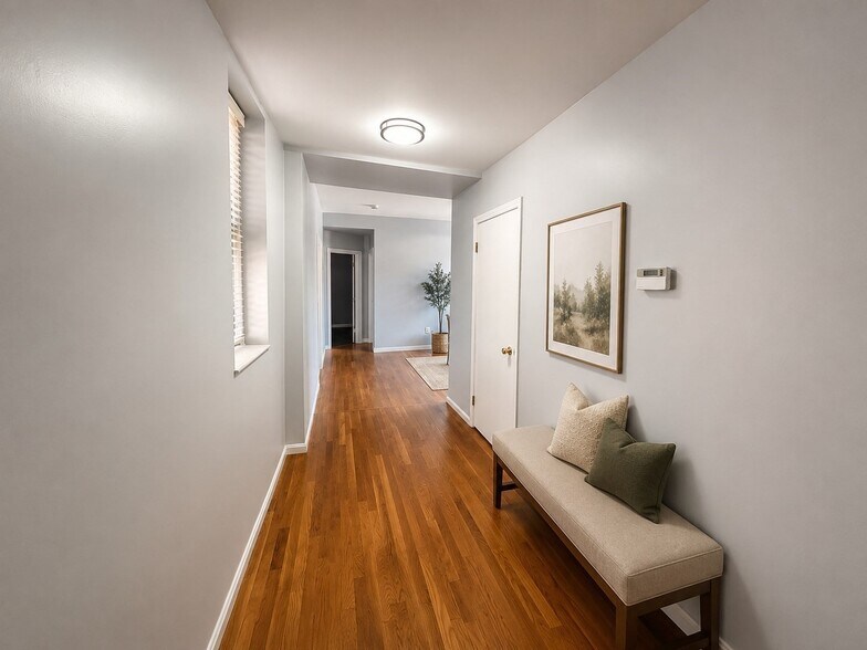 Building Photo - 394 Riverway