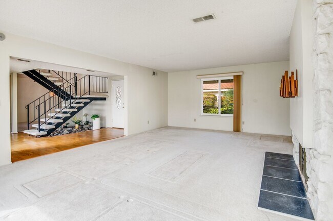 Building Photo - Tranquility on Beachside