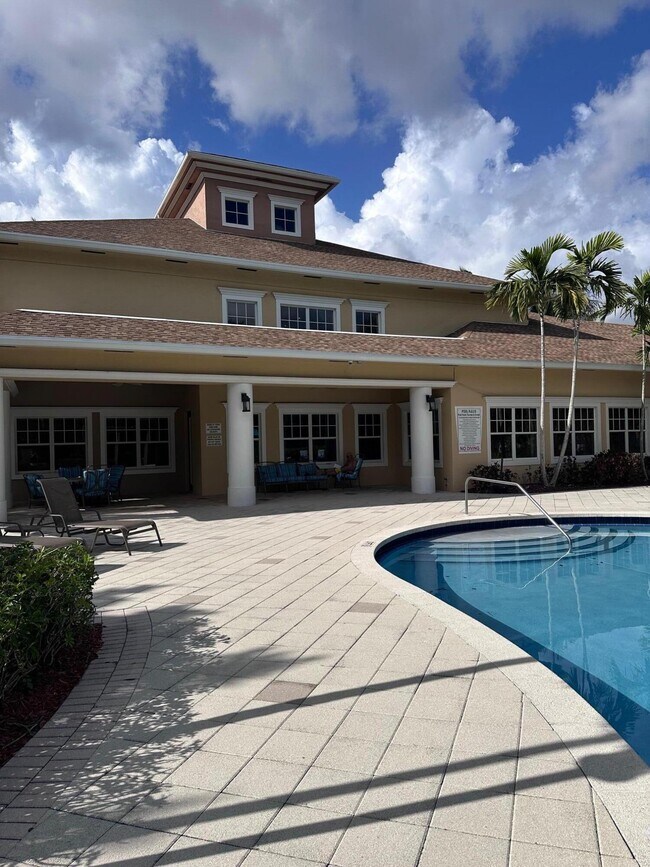 Building Photo - 6482 Emerald Dunes Dr