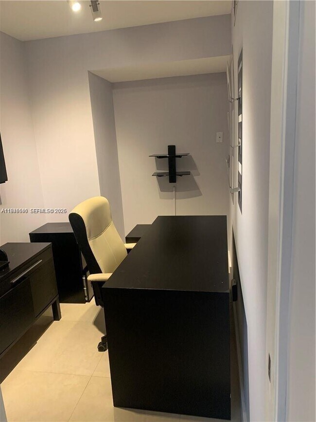 Building Photo - 16171 Blatt Blvd