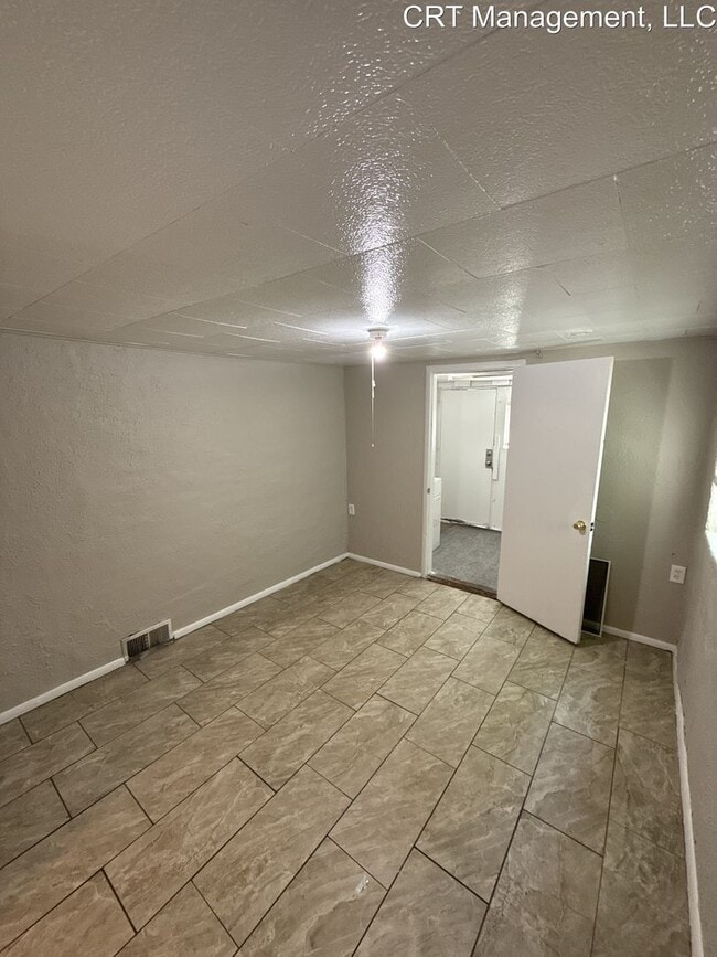 Building Photo - Charming 2 Bed Home Near Central Park