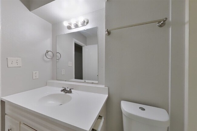 Building Photo - 23115 Earlmist Dr