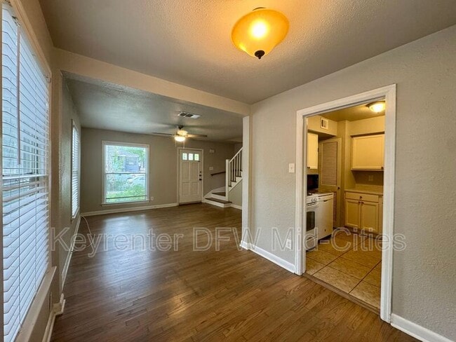 Building Photo - 311 N Oak Cliff Blvd