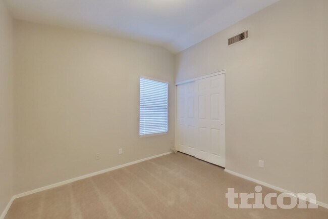 Building Photo - 16122 N 90th Ave
