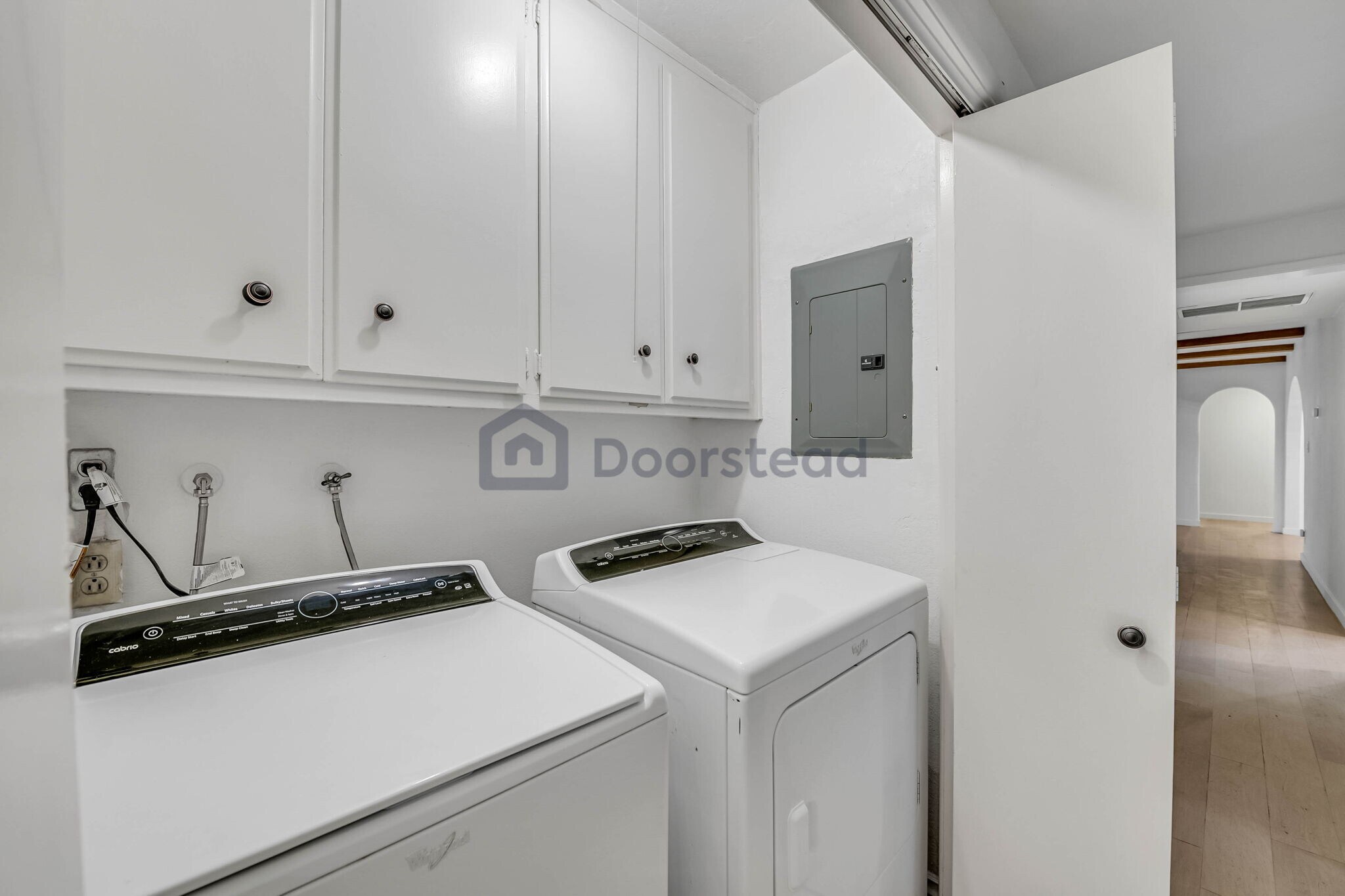 Building Photo - 5368 Calatrana Dr
