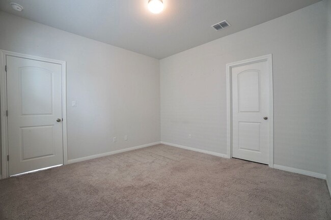 Building Photo - 2513 Danbury Ln