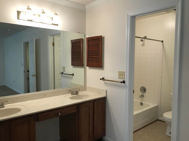 Building Photo - 4002 Ditmas Ct