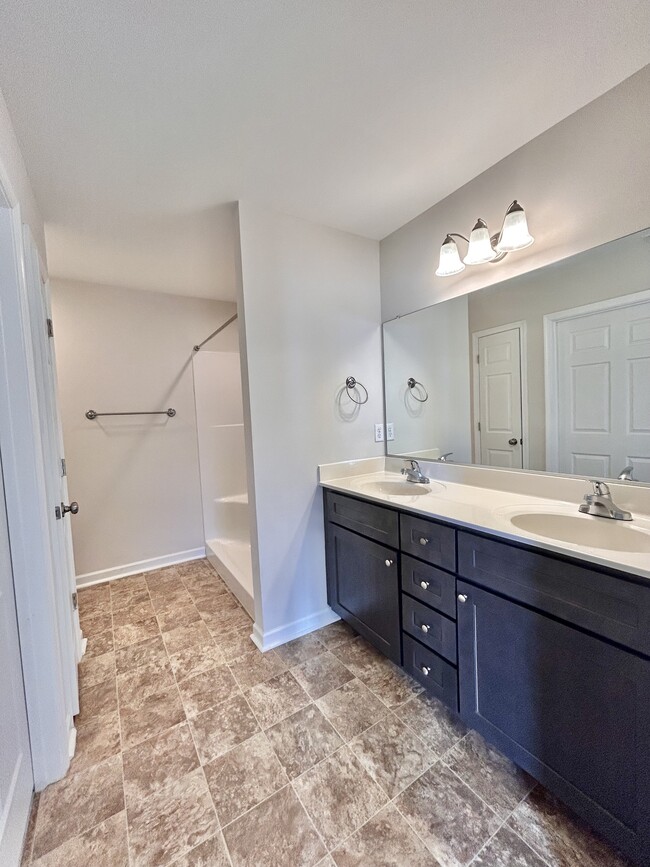 Building Photo - 5 Jackmia Way