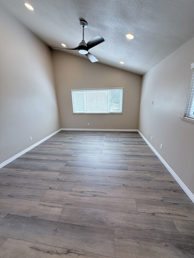 Building Photo - 435 Anacapa Cir