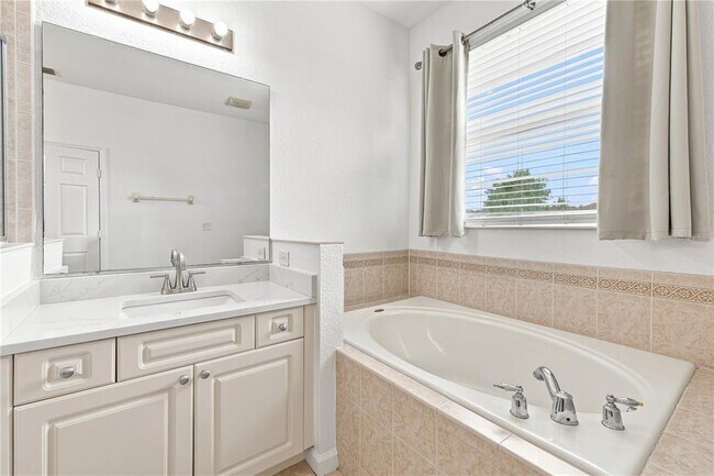 Building Photo - 3576 Maple Ridge Loop
