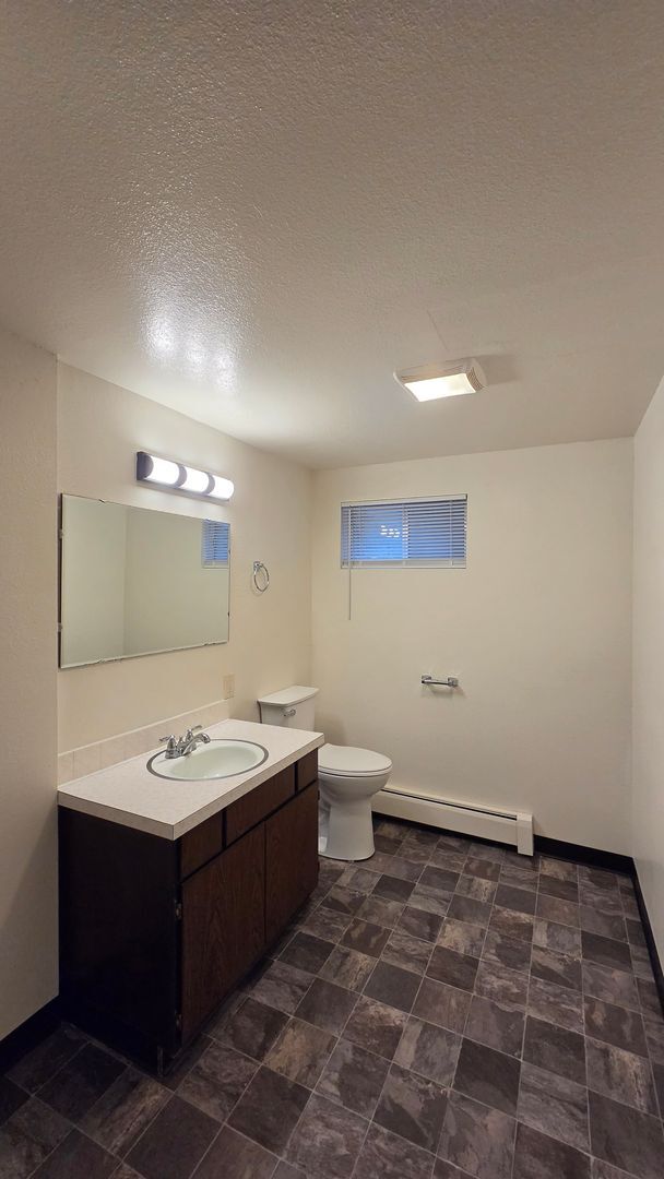 Building Photo - 411 Westview Dr