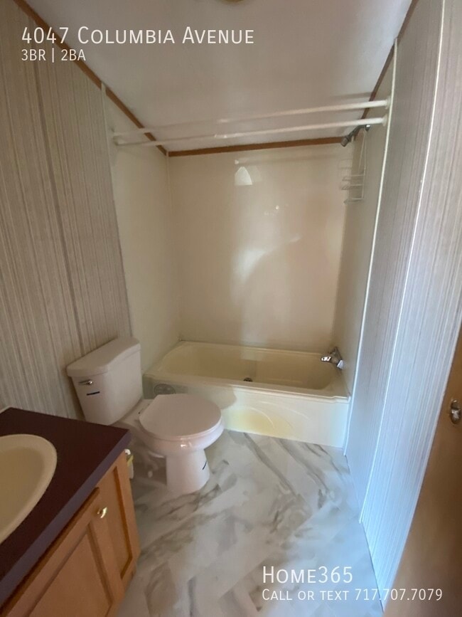 Building Photo - Three Bedroom Mobile Home